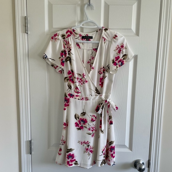 Dynamite Floral Wrap Dress Size XS - Picture 1 of 2